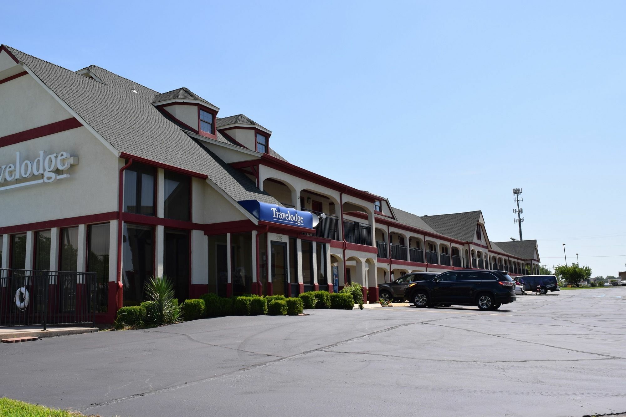 Travelodge Inn & Suites By Wyndham Norman Esterno foto