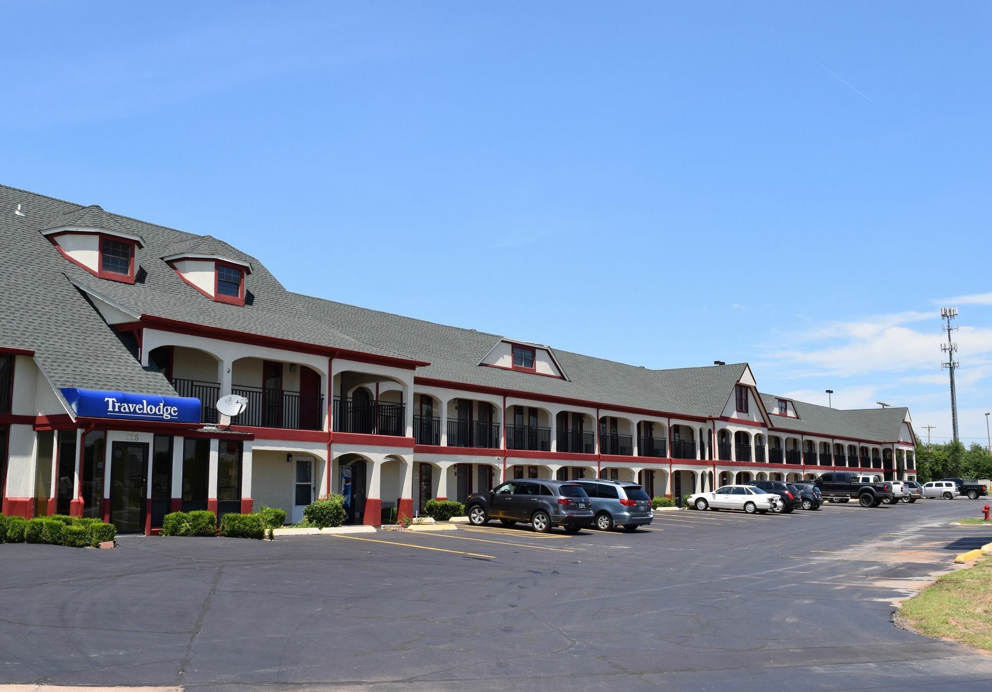 Travelodge Inn & Suites By Wyndham Norman Esterno foto