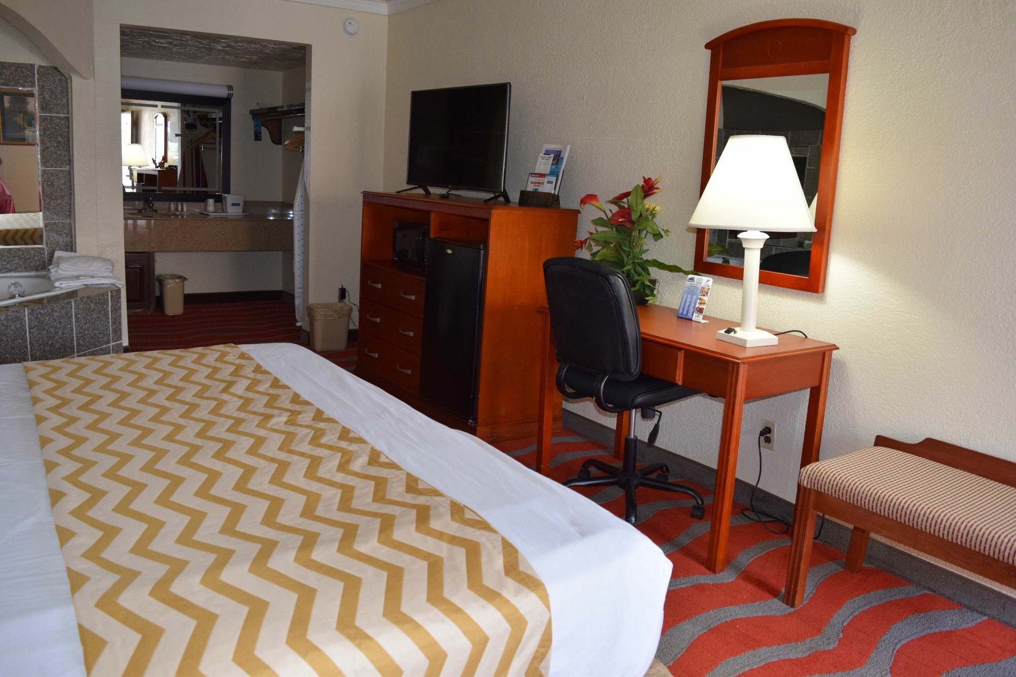 Travelodge Inn & Suites By Wyndham Norman Esterno foto