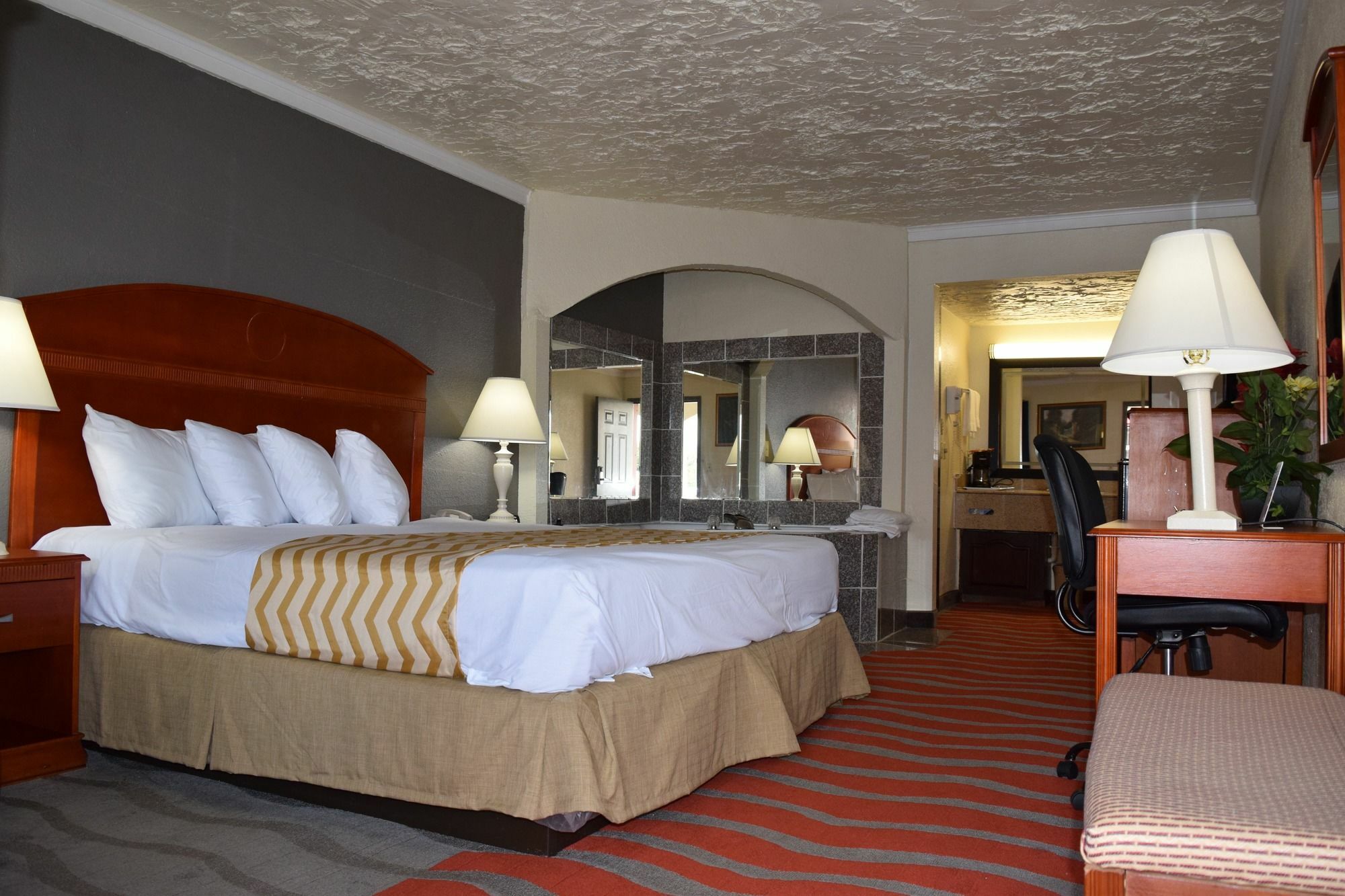 Travelodge Inn & Suites By Wyndham Norman Esterno foto